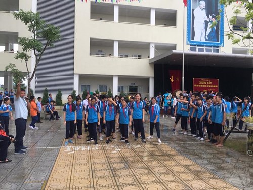 Trường THCS Thanh Am tổ chức Chạy giải báo Hà Nội mới lần thứ 45 vì Hòa bình.